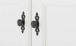 maison bleue Highboard Petit Chalet | Weiß / Asteiche mit Glastüren 22 maison bleue Highboard Petit Chalet | Weiß / Asteiche mit Glastüren -Kommode & Sideboards Verkäufe 12202659 7 202206232232