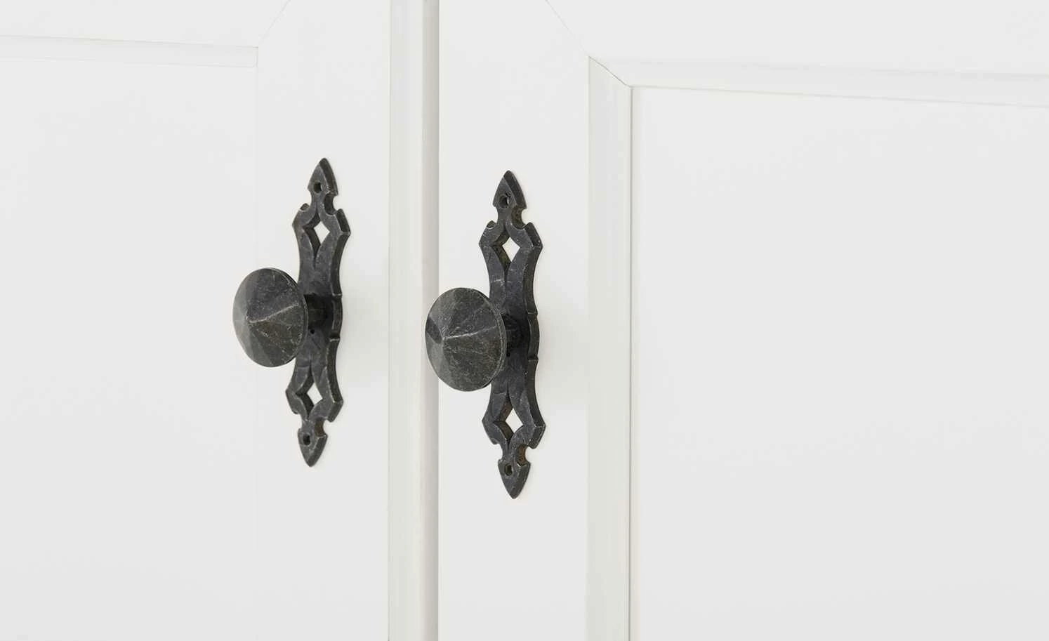 maison bleue Highboard Petit Chalet | Weiß / Asteiche mit Glastüren 8 maison bleue Highboard Petit Chalet | Weiß / Asteiche mit Glastüren – Bild 8