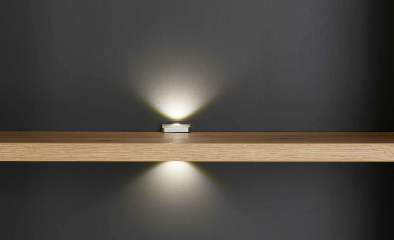 Eckvitrine Varese | Graphitgrau / Asteiche (Nachbildung) 11 Eckvitrine Varese | Graphitgrau / Asteiche (Nachbildung) – Bild 11