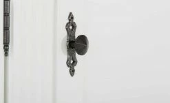 maison bleue Highboard Petit Chalet | Weiß / Asteiche mit Glasboden -Kommode & Sideboards Verkäufe 12232257 11 202207082231