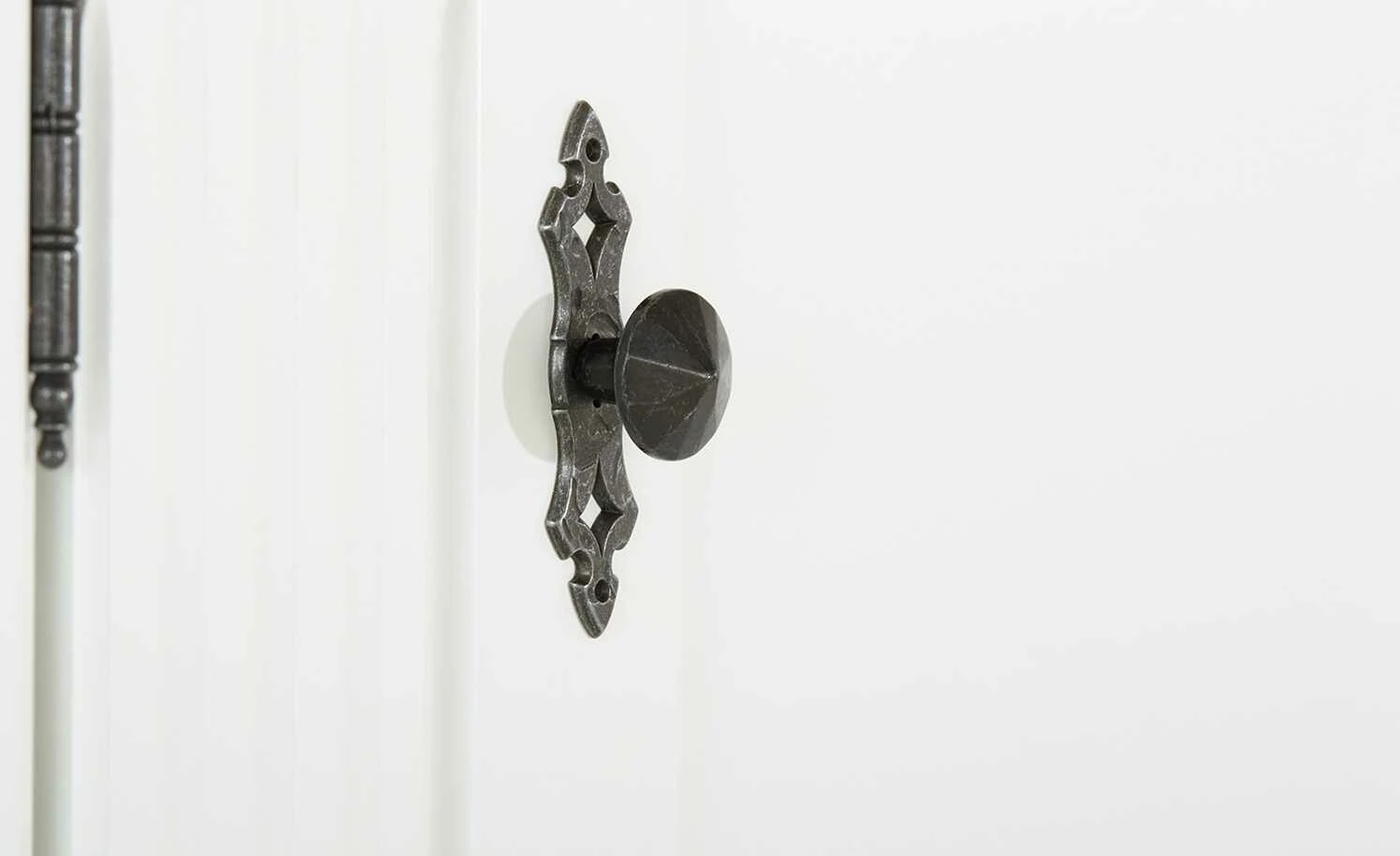 maison bleue Highboard Petit Chalet | Weiß mit Glasboden 13 maison bleue Highboard Petit Chalet | Weiß mit Glasboden – Bild 13