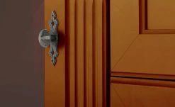 maison bleue Highboard Petit Chalet | Cognac antik (Braun) mit Glastüren -Kommode & Sideboards Verkäufe 13232365 14 202206232232