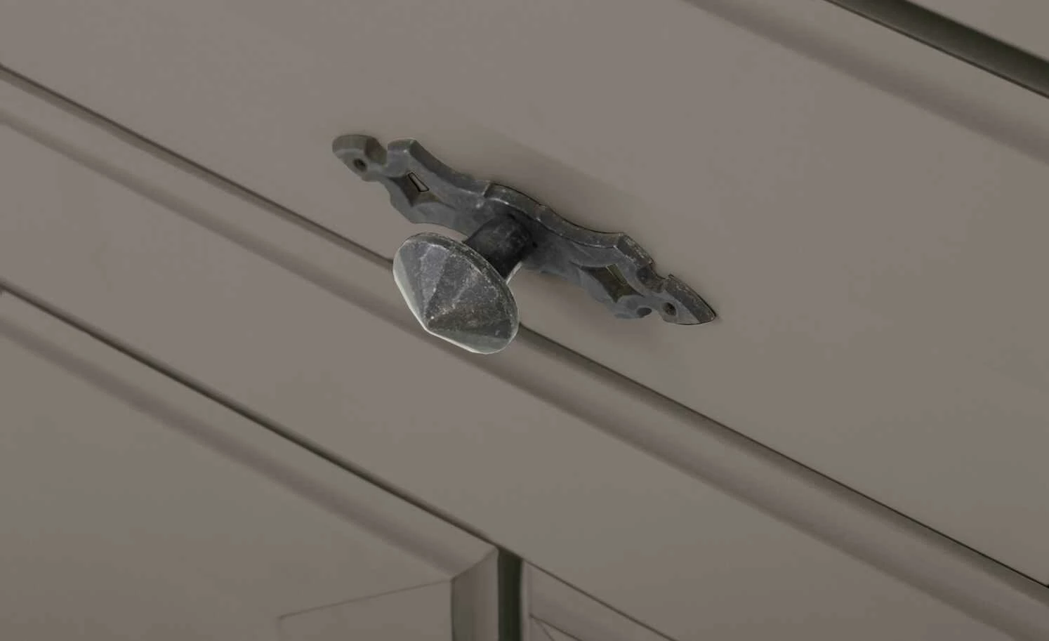 maison bleue Highboard Petit Chalet | Graphitgrau / Asteiche mit Glastüren 7 maison bleue Highboard Petit Chalet | Graphitgrau / Asteiche mit Glastüren – Bild 7