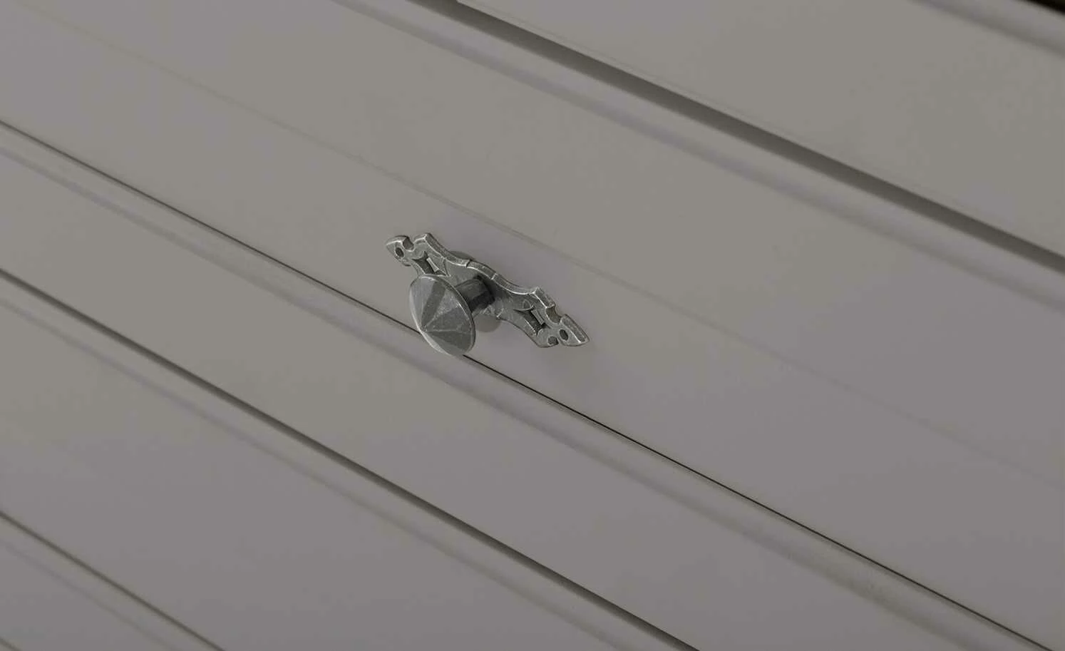 maison bleue Highboard Petit Chalet | Graphitgrau / Asteiche mit Glasboden 12 maison bleue Highboard Petit Chalet | Graphitgrau / Asteiche mit Glasboden – Bild 12