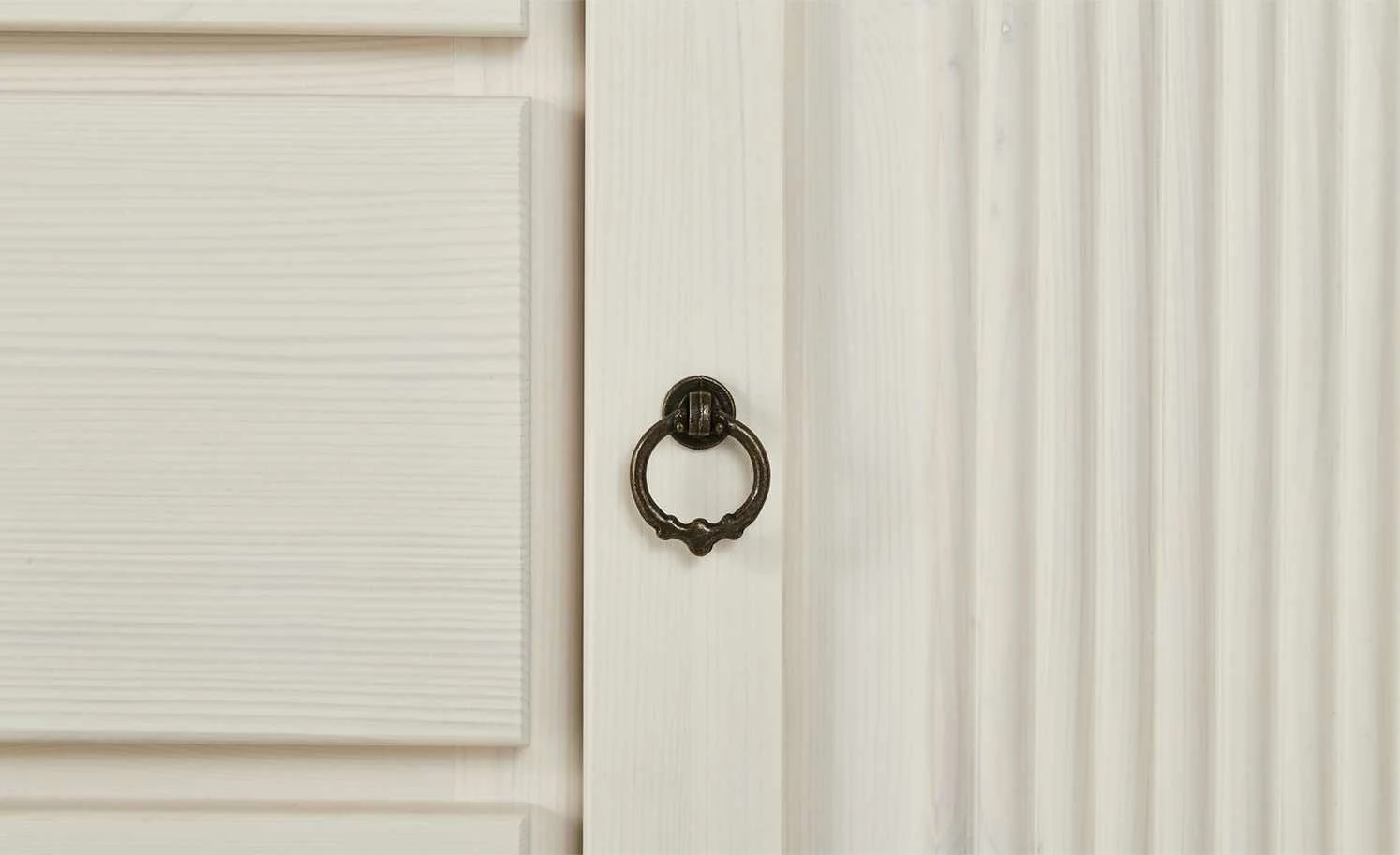 Kommode Bornholm | Kiefer Weiß 2 Türen / 4 Schübe 8 Kommode Bornholm | Kiefer Weiß 2 Türen / 4 Schübe – Bild 8